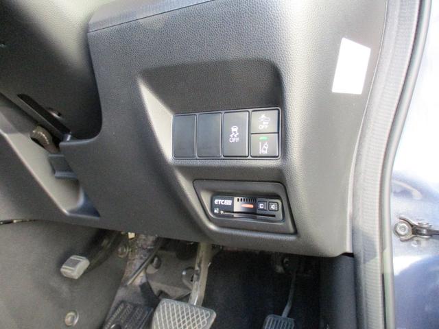 ステップワゴンスパーダ スパーダホンダセンシング　１年保証・ワンオーナー・天吊りモニター（18枚目）