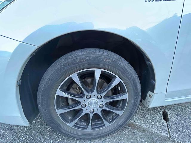 プリウスアルファ Ｇ　ＥＴＣ　バックカメラ　ナビ　クリアランスソナー　オートクルーズコントロール　アルミホイール　オートライト　ヘッドライトウォッシャー　後席モニター　スマートキー　３列シート　ＣＶＴ　盗難防止システム（20枚目）