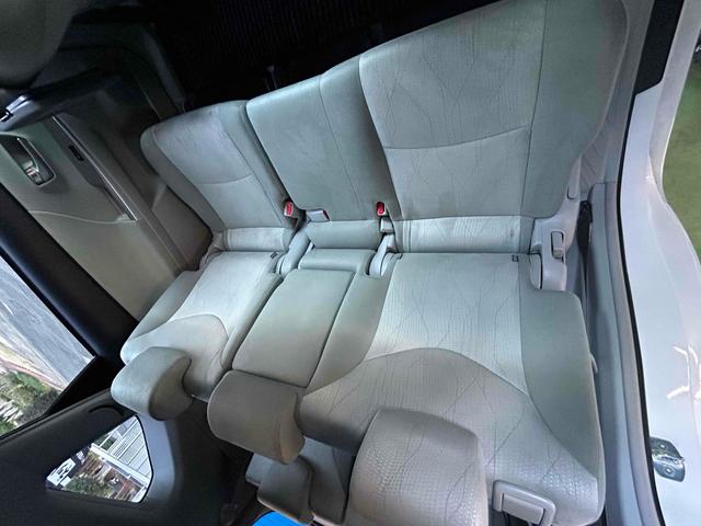 プリウスアルファ Ｇ　ＥＴＣ　バックカメラ　ナビ　クリアランスソナー　オートクルーズコントロール　アルミホイール　オートライト　ヘッドライトウォッシャー　後席モニター　スマートキー　３列シート　ＣＶＴ　盗難防止システム（28枚目）