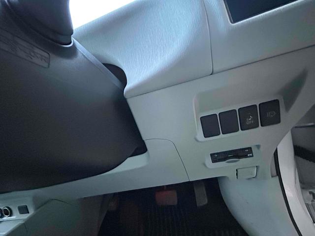 プリウスアルファ Ｇ　ＥＴＣ　バックカメラ　ナビ　クリアランスソナー　オートクルーズコントロール　アルミホイール　オートライト　ヘッドライトウォッシャー　後席モニター　スマートキー　３列シート　ＣＶＴ　盗難防止システム（38枚目）