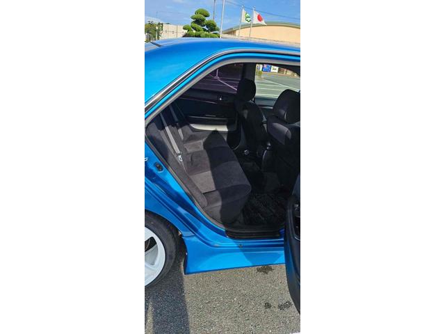 マークII ｉＲ－Ｖ　アルミホイール　ＨＩＤ　ＭＴ　キーレスエントリー　電動格納ミラー　盗難防止システム　パワーシート　ＣＤ　ＭＤ　記録簿　衝突安全ボディ　ＡＢＳ　エアコン　パワーステアリング　パワーウィンドウ（7枚目）