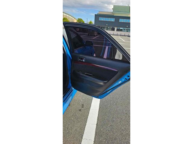 マークII ｉＲ－Ｖ　アルミホイール　ＨＩＤ　ＭＴ　キーレスエントリー　電動格納ミラー　盗難防止システム　パワーシート　ＣＤ　ＭＤ　記録簿　衝突安全ボディ　ＡＢＳ　エアコン　パワーステアリング　パワーウィンドウ（8枚目）