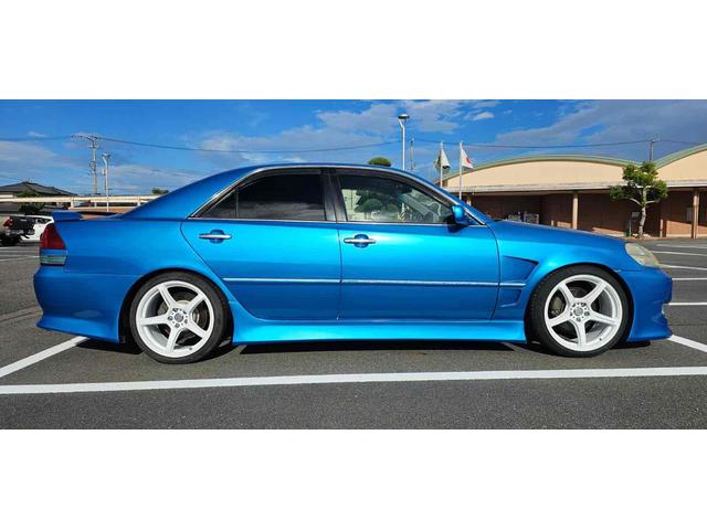 マークII ｉＲ－Ｖ　アルミホイール　ＨＩＤ　ＭＴ　キーレスエントリー　電動格納ミラー　盗難防止システム　パワーシート　ＣＤ　ＭＤ　記録簿　衝突安全ボディ　ＡＢＳ　エアコン　パワーステアリング　パワーウィンドウ（17枚目）