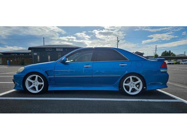 マークII ｉＲ－Ｖ　アルミホイール　ＨＩＤ　ＭＴ　キーレスエントリー　電動格納ミラー　盗難防止システム　パワーシート　ＣＤ　ＭＤ　記録簿　衝突安全ボディ　ＡＢＳ　エアコン　パワーステアリング　パワーウィンドウ（21枚目）