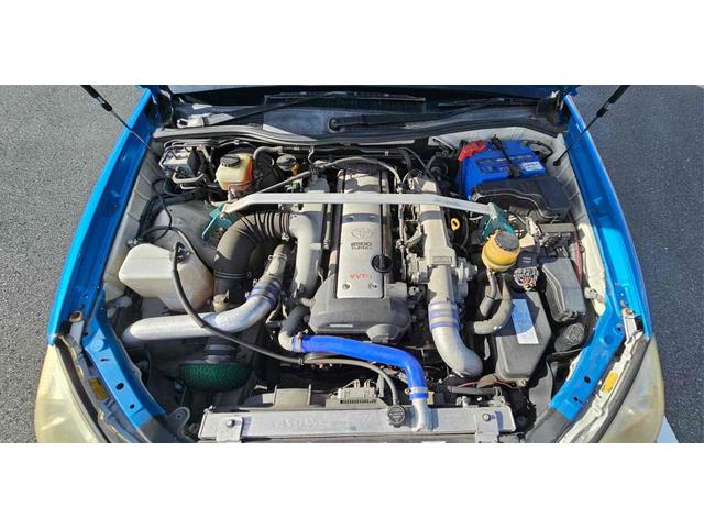 マークII ｉＲ－Ｖ　アルミホイール　ＨＩＤ　ＭＴ　キーレスエントリー　電動格納ミラー　盗難防止システム　パワーシート　ＣＤ　ＭＤ　記録簿　衝突安全ボディ　ＡＢＳ　エアコン　パワーステアリング　パワーウィンドウ（28枚目）