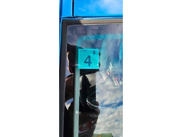 マークII ｉＲ－Ｖ　アルミホイール　ＨＩＤ　ＭＴ　キーレスエントリー　電動格納ミラー　盗難防止システム　パワーシート　ＣＤ　ＭＤ　記録簿　衝突安全ボディ　ＡＢＳ　エアコン　パワーステアリング　パワーウィンドウ（29枚目）