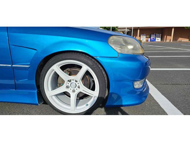 マークII ｉＲ－Ｖ　アルミホイール　ＨＩＤ　ＭＴ　キーレスエントリー　電動格納ミラー　盗難防止システム　パワーシート　ＣＤ　ＭＤ　記録簿　衝突安全ボディ　ＡＢＳ　エアコン　パワーステアリング　パワーウィンドウ（42枚目）