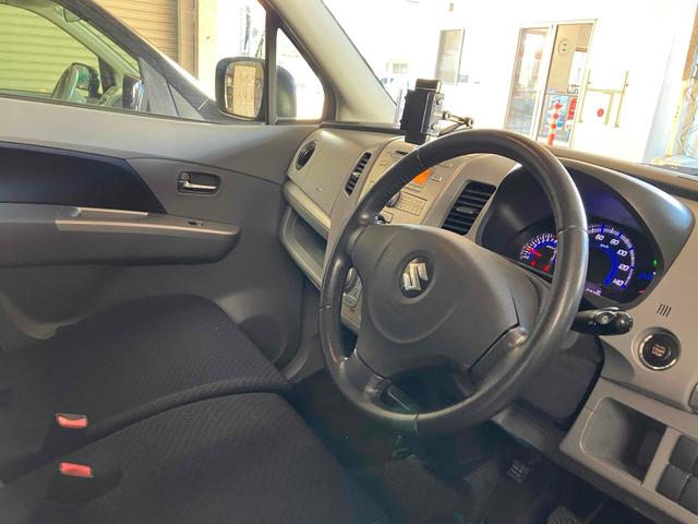 ワゴンＲ ＦＸリミテッド　ドライブレコーダー　スマートキー　電動格納ミラー　ベンチシート　ＣＶＴ　盗難防止システム　ＡＢＳ　ＣＤ　アルミホイール　衝突安全ボディ　エアコン　パワーステアリング　パワーウィンドウ　運転席エアバッグ（10枚目）