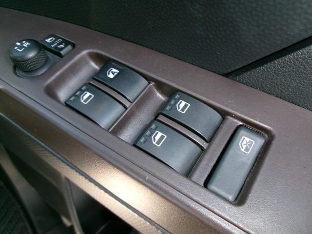 ルーミー Ｘ　Ｓ　Ｔチェーン　スマートキー　プッシュスタート　ナビ　ワンセグ　Ｂｌｕｅｔｏｏｔｈ　バックカメラ　ＥＴＣ　エアコン　両側スライド片側電動スライドドア　衝突軽減ブレーキ　オートライト（46枚目）