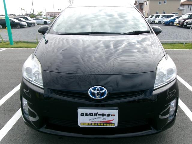 プリウス Ｓ　Ｔチェーン　ナビ　Ｂｌｕｅｔｏｏｔｈ　バックカメラ　フルセグ　スマートキー　プッシュスタート　オートライト　オートエアコン　ＥＴＣ　取扱説明書　Ｗエアバッグ　サイドエアバッグ（5枚目）