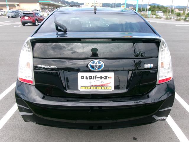 プリウス Ｓ　Ｔチェーン　ナビ　Ｂｌｕｅｔｏｏｔｈ　バックカメラ　フルセグ　スマートキー　プッシュスタート　オートライト　オートエアコン　ＥＴＣ　取扱説明書　Ｗエアバッグ　サイドエアバッグ（8枚目）