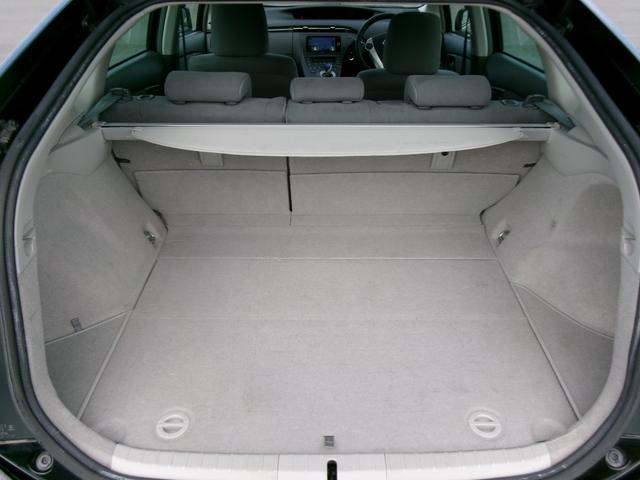 プリウス Ｓ　Ｔチェーン　ナビ　Ｂｌｕｅｔｏｏｔｈ　バックカメラ　フルセグ　スマートキー　プッシュスタート　オートライト　オートエアコン　ＥＴＣ　取扱説明書　Ｗエアバッグ　サイドエアバッグ（34枚目）