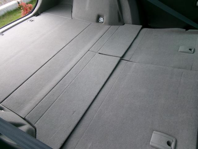 プリウス Ｓ　Ｔチェーン　ナビ　Ｂｌｕｅｔｏｏｔｈ　バックカメラ　フルセグ　スマートキー　プッシュスタート　オートライト　オートエアコン　ＥＴＣ　取扱説明書　Ｗエアバッグ　サイドエアバッグ（36枚目）