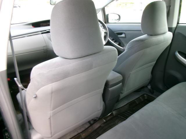 プリウス Ｓ　Ｔチェーン　ナビ　Ｂｌｕｅｔｏｏｔｈ　バックカメラ　フルセグ　スマートキー　プッシュスタート　オートライト　オートエアコン　ＥＴＣ　取扱説明書　Ｗエアバッグ　サイドエアバッグ（41枚目）