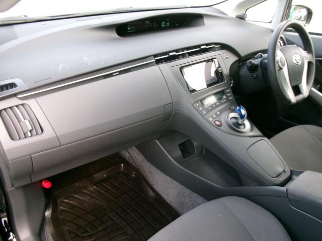 プリウス Ｓ　Ｔチェーン　ナビ　Ｂｌｕｅｔｏｏｔｈ　バックカメラ　フルセグ　スマートキー　プッシュスタート　オートライト　オートエアコン　ＥＴＣ　取扱説明書　Ｗエアバッグ　サイドエアバッグ（44枚目）