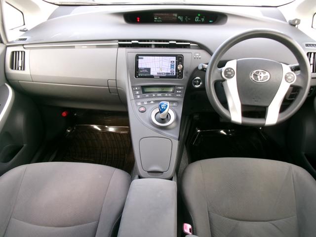 プリウス Ｓ　Ｔチェーン　ナビ　Ｂｌｕｅｔｏｏｔｈ　バックカメラ　フルセグ　スマートキー　プッシュスタート　オートライト　オートエアコン　ＥＴＣ　取扱説明書　Ｗエアバッグ　サイドエアバッグ（45枚目）