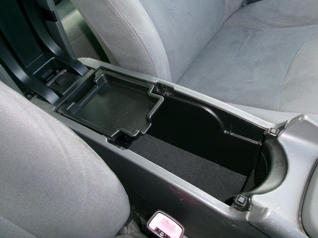 プリウス Ｓ　Ｔチェーン　ナビ　Ｂｌｕｅｔｏｏｔｈ　バックカメラ　フルセグ　スマートキー　プッシュスタート　オートライト　オートエアコン　ＥＴＣ　取扱説明書　Ｗエアバッグ　サイドエアバッグ（66枚目）