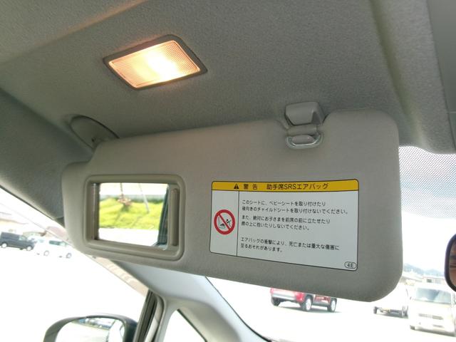 プリウス Ｓ　Ｔチェーン　ナビ　Ｂｌｕｅｔｏｏｔｈ　バックカメラ　フルセグ　スマートキー　プッシュスタート　オートライト　オートエアコン　ＥＴＣ　取扱説明書　Ｗエアバッグ　サイドエアバッグ（71枚目）