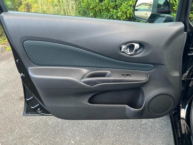 ノート Ｘ　Ｔチェーン　スマートキー　プッシュスタート　ドライブレコーダー　純正ナビ　バックカメラ　ワンセグ　ＣＤ　ＥＴＣ　アイドリングストップ　取説記録簿（30枚目）