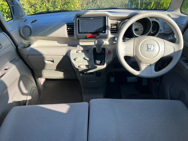 Ｎ－ＢＯＸ Ｇ　Ｔチェーン　スマートキー　プッシュスタート　ナビ　Ｂｌｕｅｔｏｏｔｈ　ＥＴＣ　ワンセグ　両側スライドドア　エアコン　横滑り防止装置　取説記録簿（45枚目）