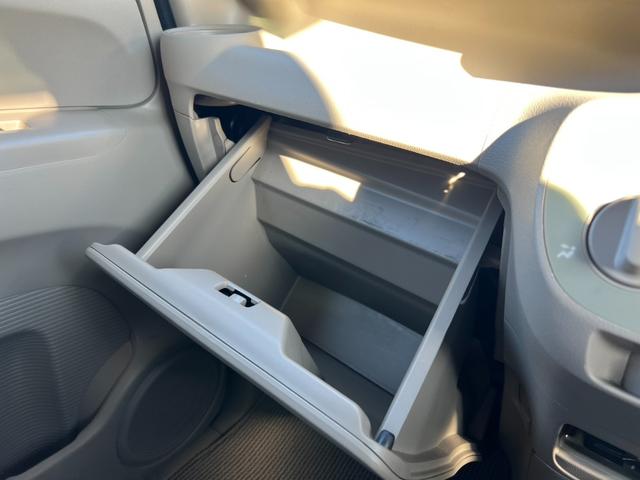 Ｎ－ＢＯＸ Ｇ　Ｔチェーン　スマートキー　プッシュスタート　ナビ　Ｂｌｕｅｔｏｏｔｈ　ＥＴＣ　ワンセグ　両側スライドドア　エアコン　横滑り防止装置　取説記録簿（63枚目）