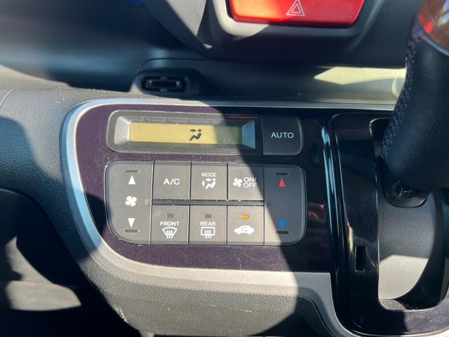 N-BOX G・ターボLパッケージ Tチェーン ターボ スマートキー プッシュスタート ナビ バックカメラ Bluetooth フルセグ フリップダウンモニター ETC 両側電動スライド パドルシフト ドライブレコーダー 取説記録簿(66枚目)