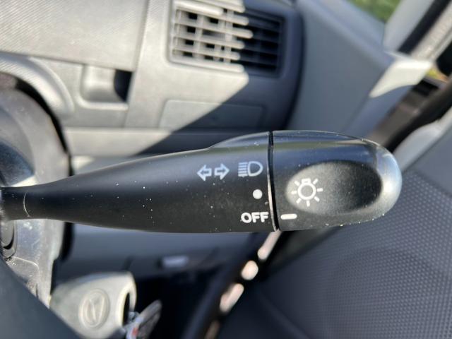 ムーヴ Ｌ　Ｔチェーン　キーレス　５ＭＴ　ＥＴＣ　エアコン　ＣＤ　ＦＭ／ＡＭ　Ｗエアバッグ　取説記録簿（52枚目）