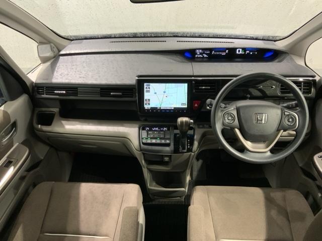 ステップワゴン Ｇ　１年保証　ナビＶＸＭ－１５５ＶＦＮｉ　ＴＶ　Ｒカメラ　ＣＤ録音　ＤＶＤ　ＥＴＣ　ＶＳＡ　クルコン　アルミ　スマ－トキ－　スペアキ－　盗難防止装置　整備記録簿　Ｗエアバッグ　ＡＡＣ　バックガイドモニター（7枚目）