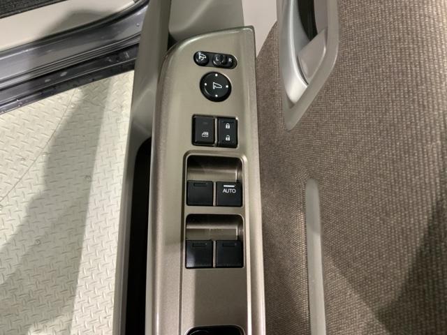 ステップワゴン Ｇ　１年保証　ナビＶＸＭ－１５５ＶＦＮｉ　ＴＶ　Ｒカメラ　ＣＤ録音　ＤＶＤ　ＥＴＣ　ＶＳＡ　クルコン　アルミ　スマ－トキ－　スペアキ－　盗難防止装置　整備記録簿　Ｗエアバッグ　ＡＡＣ　バックガイドモニター（13枚目）