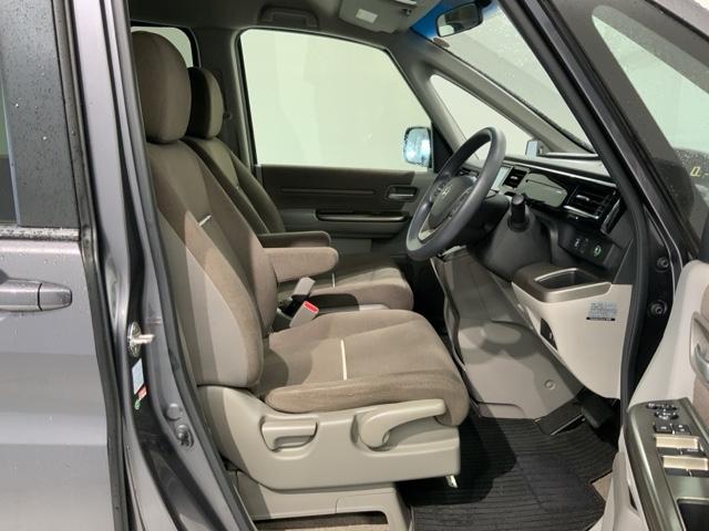 ステップワゴン Ｇ　１年保証　ナビＶＸＭ－１５５ＶＦＮｉ　ＴＶ　Ｒカメラ　ＣＤ録音　ＤＶＤ　ＥＴＣ　ＶＳＡ　クルコン　アルミ　スマ－トキ－　スペアキ－　盗難防止装置　整備記録簿　Ｗエアバッグ　ＡＡＣ　バックガイドモニター（17枚目）