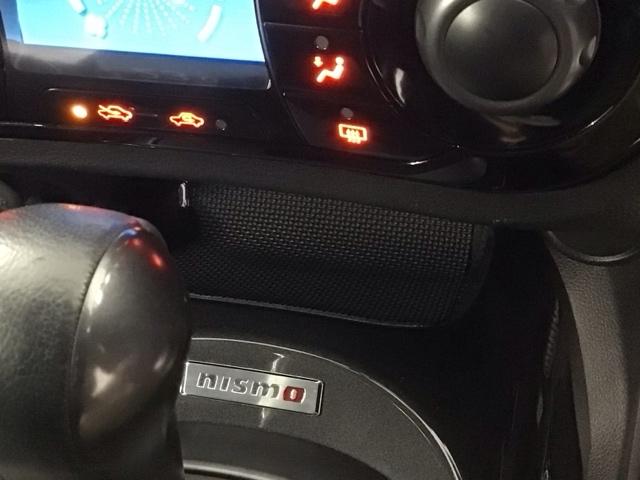 ジューク ニスモ　１年保証　ワンオーナー　ナビ　Ｒカメラ　ＤＶＤ　ドラレコ　ＥＴＣ　ＨＩＤ　横滑り防止　アルミ　スマ－トキ－　スペアキ－　盗難防止装置　整備記録簿　ドアバイザ－　Ｗエアバッグ　ＡＡＣ　バックモニター（26枚目）