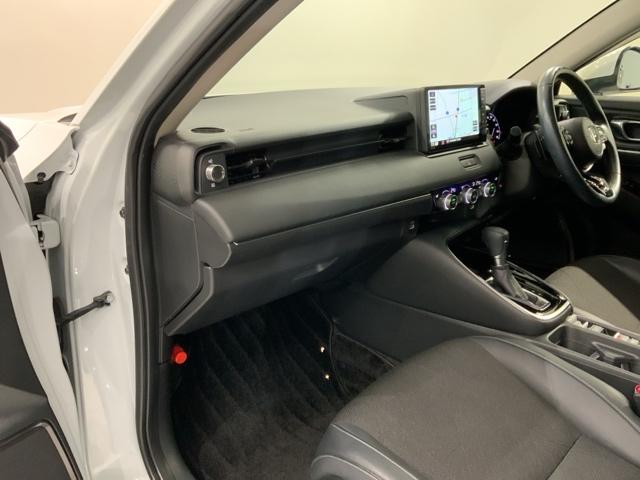 ヴェゼル ｅ：ＨＥＶＺ　Ｈ　ＳＥＮＳＩＮＧ　最長５年保証　ワンオーナー　ナビＶＸＵ－２１５ＶＺｉ　ＴＶ　Ｒカメラ　ＣＤ録音　ＢＴオ－ディオ　ＤＶＤ　ドラレコ　ＥＴＣ　ＬＥＤライト　横滑り防止　シ－トヒ－タ－　クルコン　アルミ（26枚目）