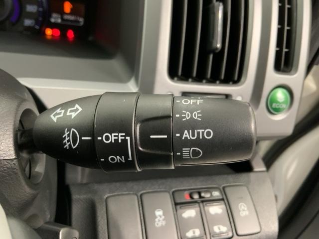 ステップワゴンスパーダ パワーエディション　１年保証　ナビＶＸＭ－１３５ＶＦＮｉ　ＴＶ　Ｒカメラ　ＣＤ録音　ＤＶＤ　ドラレコ　ＥＴＣ　ＨＩＤ　ＶＳＡ　アルミ　スマ－トキ－　スペアキ－　盗難防止装置　整備記録簿　ドアバイザ－　Ｗエアバッグ　ＡＡＣ（10枚目）