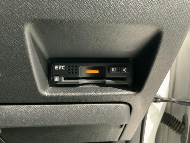 ステップワゴンスパーダ パワーエディション　１年保証　ナビＶＸＭ－１３５ＶＦＮｉ　ＴＶ　Ｒカメラ　ＣＤ録音　ＤＶＤ　ドラレコ　ＥＴＣ　ＨＩＤ　ＶＳＡ　アルミ　スマ－トキ－　スペアキ－　盗難防止装置　整備記録簿　ドアバイザ－　Ｗエアバッグ　ＡＡＣ（12枚目）