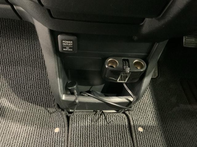 ステップワゴンスパーダ パワーエディション　１年保証　ナビＶＸＭ－１３５ＶＦＮｉ　ＴＶ　Ｒカメラ　ＣＤ録音　ＤＶＤ　ドラレコ　ＥＴＣ　ＨＩＤ　ＶＳＡ　アルミ　スマ－トキ－　スペアキ－　盗難防止装置　整備記録簿　ドアバイザ－　Ｗエアバッグ　ＡＡＣ（27枚目）