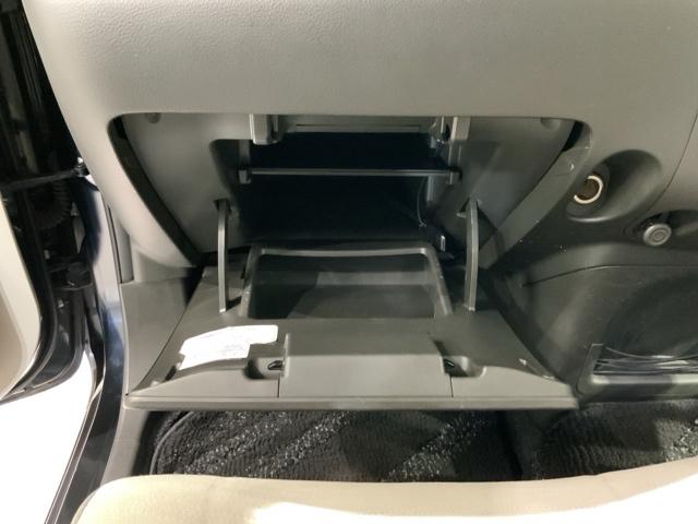 キューブ 15XVセレクション 保証付 ETC HID フォグライト スマ-トキ- スペアキ- 整備記録簿 ベンチシ-ト ドアバイザ- Wエアバッグ AAC フロントベンチシート USBポート AUTOエアコン 記録簿付き ABS(28枚目)