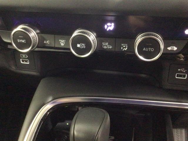 ヴェゼル ｅ：ＨＥＶＺ　ＢＳＩレス　Ｈ　ＳＥＮＳＩＮＧ　最長５年保証　純正ナビ　ＴＶ　Ｒカメラ　マルチビュ－　ＢＴオ－ディオ　ＥＴＣ　ＬＥＤライト　ＶＳＡ　シ－トヒ－タ－　クルコン　アルミ　スマ－トキ－　盗難防止装置　ＡＡＣ（24枚目）