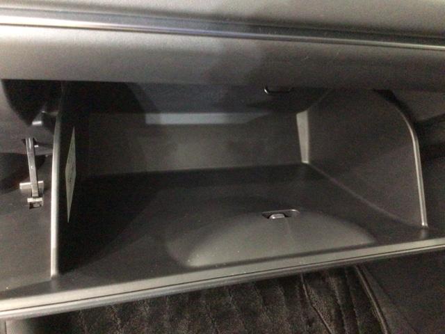 ヴェゼル ｅ：ＨＥＶＺ　ＢＳＩレス　Ｈ　ＳＥＮＳＩＮＧ　最長５年保証　純正ナビ　ＴＶ　Ｒカメラ　マルチビュ－　ＢＴオ－ディオ　ＥＴＣ　ＬＥＤライト　ＶＳＡ　シ－トヒ－タ－　クルコン　アルミ　スマ－トキ－　盗難防止装置　ＡＡＣ（27枚目）