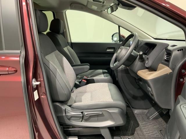 フリード エアーＥＸ　Ｈ　ＳＥＮＳＩＮＧ　新車保証　試乗車　ワンオ－ナ－　ナビＬＸＭ－２４２ＺＦＮｉ　ＴＶ　Ｒカメラ　ＢＴオ－ディオ　ＥＴＣ　ＬＥＤライト　両側電動ドア　ＶＳＡ　シ－トヒ－タ－　クルコン　アルミ　ＡＡＣ（17枚目）