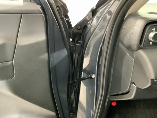 ヴェゼル e:HEVZ HSENSING 最長5年保証 ワンオ-ナ- ナビVXU-225VZI TV Rカメラ CD録音 BTオーディオ DVD シ-トヒ-タ- ETC LEDライト フォグライト VSA シ-トヒ-タ-(42枚目)