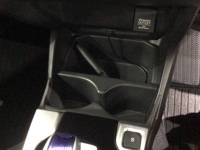 フィットハイブリッド Ｌパッケージ　あんしんＰＫＧ　１年保証　ワンオ－ナ－　ナビＶＸＭ－１７５ＶＦＥｉ　ＴＶ　Ｒカメラ　ＣＤ録音　ＢＴオ－ディオ　ＤＶＤ　ＥＴＣ　ＬＥＤライト　ＶＳＡ　クルコン　スマ－トキ－　盗難防止装置　整備記録簿（25枚目）