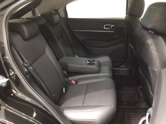 ヴェゼル ｅ：ＨＥＶＺ　Ｈ　ＳＥＮＳＩＮＧ　最長５年保証　ワンオ－ナ－　ナビＶＸＵ－２１５ＶＺｉ　ＴＶ　Ｒカメラ　ＣＤ録音　ＢＴオ－ディオ　ＤＶＤ　ＥＴＣ　ＶＳＡ　シ－トヒ－タ－　クルコン　アルミ　スマ－トキ－　盗難防止装置（18枚目）