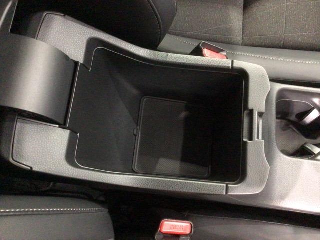 ヴェゼル ｅ：ＨＥＶＺ　Ｈ　ＳＥＮＳＩＮＧ　最長５年保証　ワンオ－ナ－　ナビＶＸＵ－２１５ＶＺｉ　ＴＶ　Ｒカメラ　ＣＤ録音　ＢＴオ－ディオ　ＤＶＤ　ＥＴＣ　ＶＳＡ　シ－トヒ－タ－　クルコン　アルミ　スマ－トキ－　盗難防止装置（26枚目）