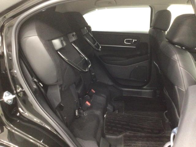 ヴェゼル ｅ：ＨＥＶＺ　Ｈ　ＳＥＮＳＩＮＧ　最長５年保証　ワンオ－ナ－　ナビＶＸＵ－２１５ＶＺｉ　ＴＶ　Ｒカメラ　ＣＤ録音　ＢＴオ－ディオ　ＤＶＤ　ＥＴＣ　ＶＳＡ　シ－トヒ－タ－　クルコン　アルミ　スマ－トキ－　盗難防止装置（33枚目）