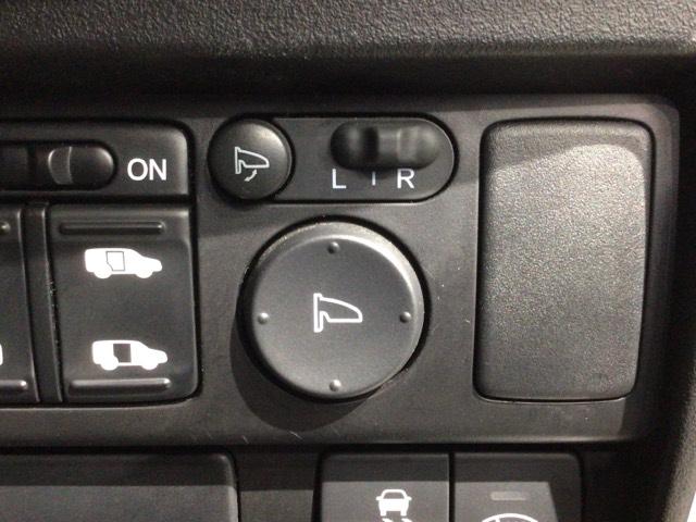 フリードハイブリッド ジャストセレクション　１年保証　ナビ　ＴＶ　Ｒカメラ　ＣＤ録音　ＢＴオ－ディオ　ＤＶＤ　ドラレコ　ＥＴＣ　ＨＩＤ　両側電動ドア　ＶＳＡ　クルコン　アルミ　スマ－トキ－　盗難防止装置　整備記録簿　ＡＡＣ　スペアキ－　地デジ（14枚目）