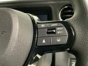 クルーズコントロールを装備しています。高速道路などで一定の速度で走ってくれるので運転が楽ですよ！速度を設定できますので、スピードの出しすぎにも注意できます。