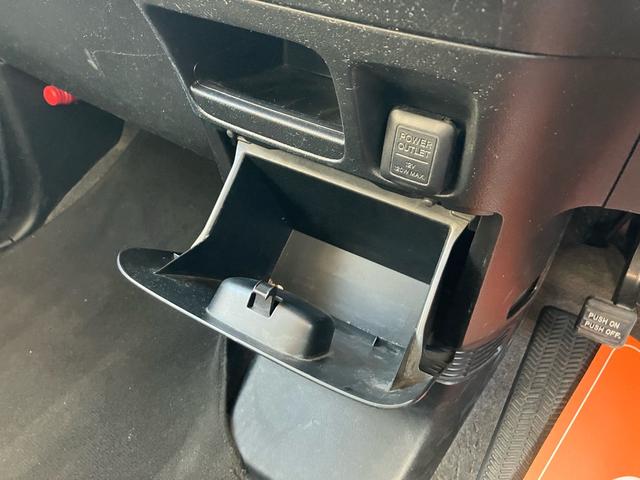 N-BOXカスタム G・Lパッケージ 車検R9年11月/地デジTVナビ/Bluetooth対応/プッシュスタート/スマートキー/オートエアコン/オートHIDライト/パワースライドドア/電格ミラー/純正AW/タイミングチェーン/フル装備/(43枚目)