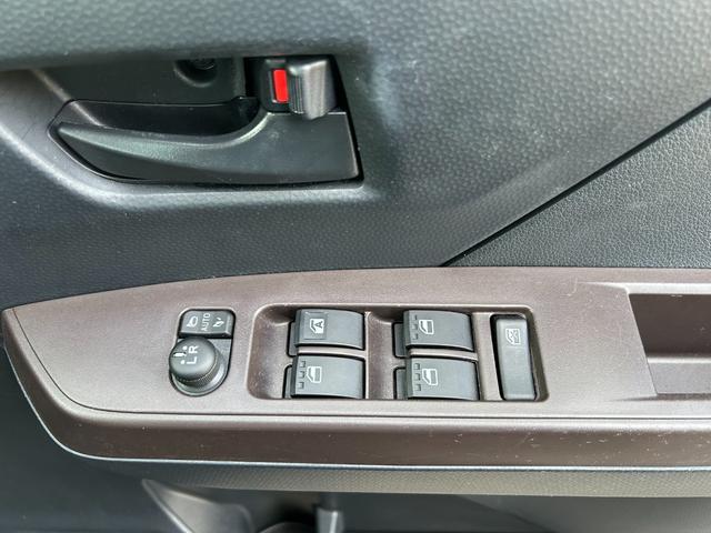 ルーミー G S ナビ バックカメラ フリップダウンモニター 衝突安全ブレーキ 両側パワースライドドア スマートキー プッシュスタート 走行3万キロ(27枚目)