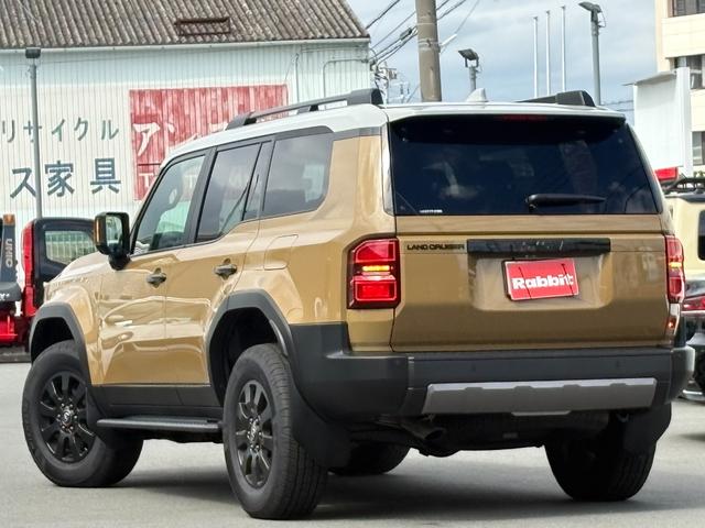 ランドクルーザー２５０ ＺＸファーストエディション　ワンオーナー　純正１２．３型ナビ　ＪＢＬサウンド　フルセグ　ＢＴ対応　パノラマカメラ　サンルーフ　茶革シート　丸目ヘッド　ルーフレール　セーフティセンス　デジタルインナーミラー　シートエアコン　保証書（5枚目）
