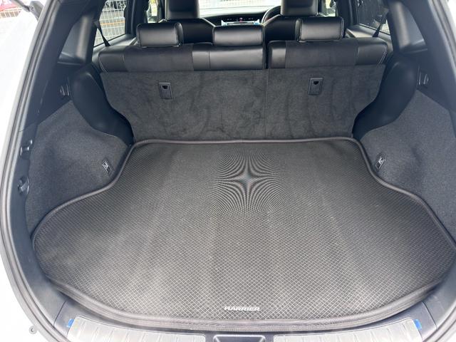 ハリアー エレガンス GRスポーツ 純正9インチナビフルセグ ハーフレザーシート トヨタセーフティセンス スマートキーX2 ドラレコ ETC バックカメラ LEDヘッドライト フォグ 純正19AW ディーラー整備記録簿4枚 保証書 取説(23枚目)